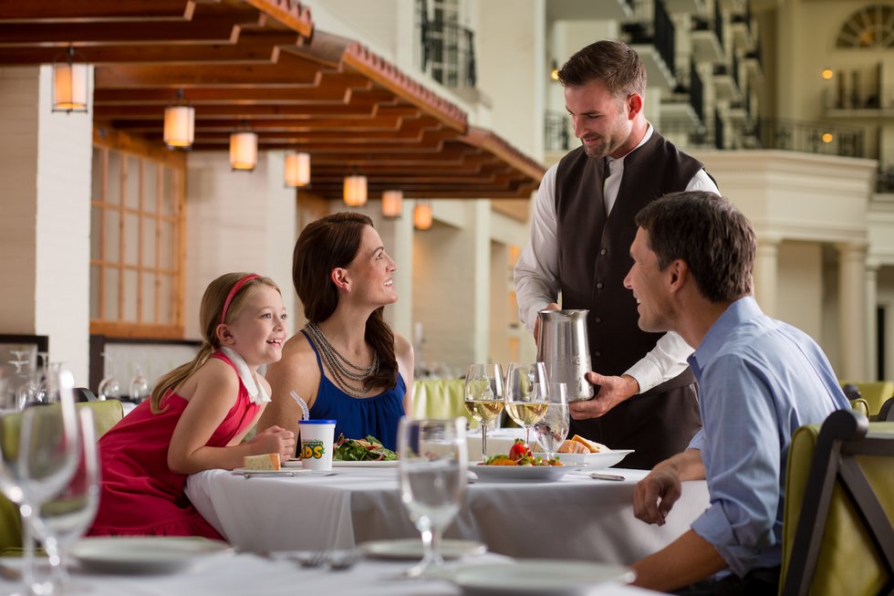 Family dining at Gaylord Opryland Resort.jpg