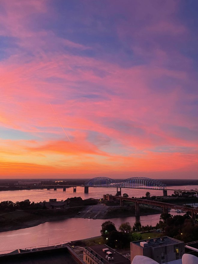 Memphis_sunset_HuHotelView_AT.jpg